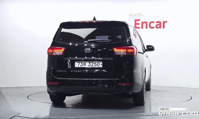 Kia Carnival 2016 2.2 автомат (гидро), миниатюра 4 Kia Carnival 2016 2.2 автомат (гидро), миниатюра 4