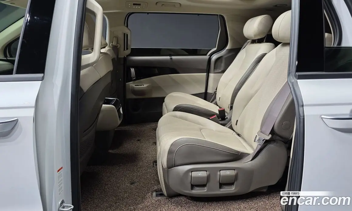 Kia Carnival 2024 2.2 автомат (гидро), фото 18