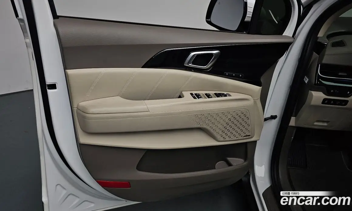 Kia Carnival 2024 1.6 автомат (гидро), фото 13