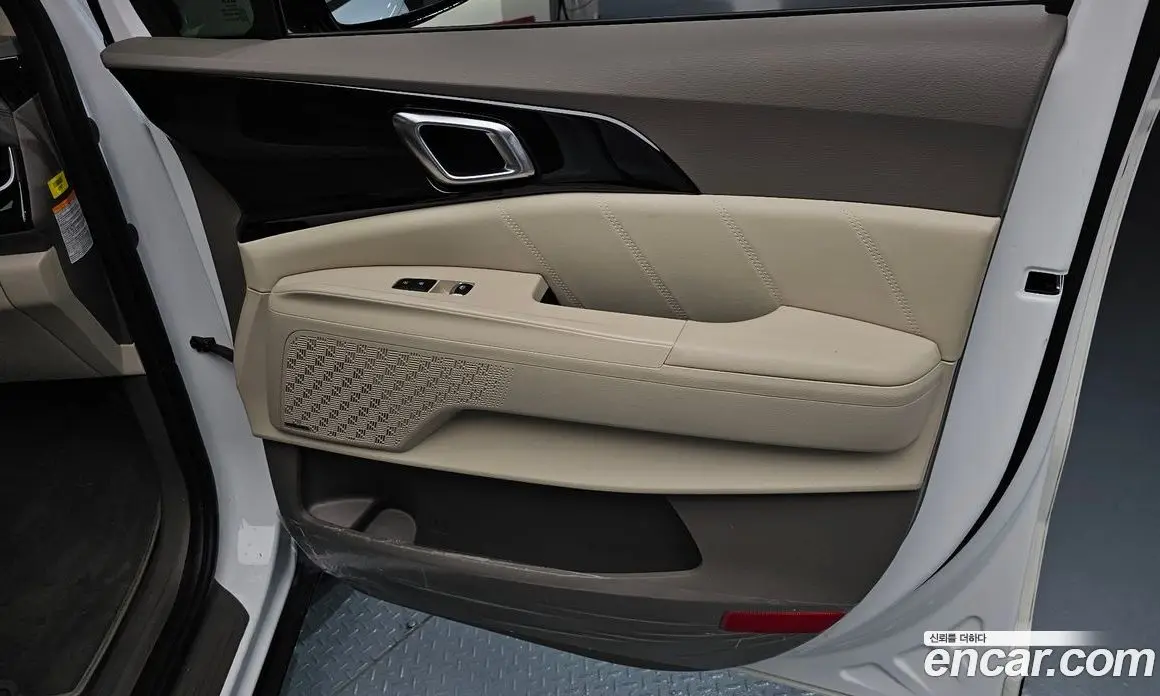 Kia Carnival 2024 1.6 автомат (гидро), фото 14