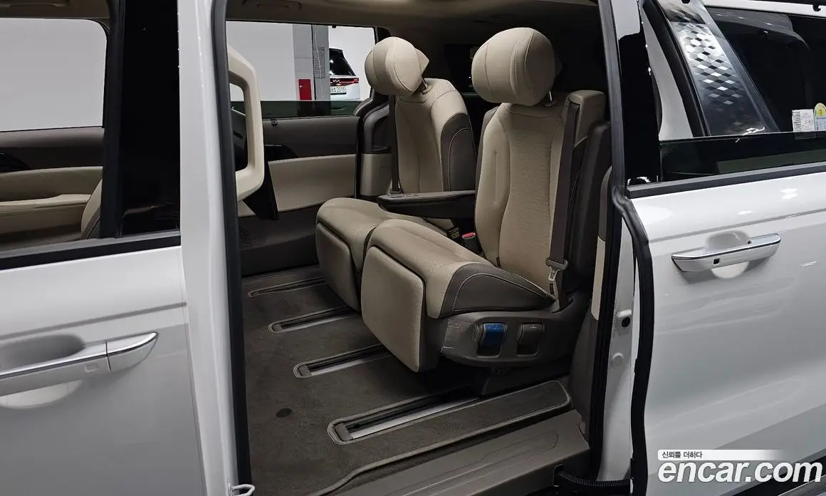 Kia Carnival 2024 1.6 автомат (гидро), фото 16