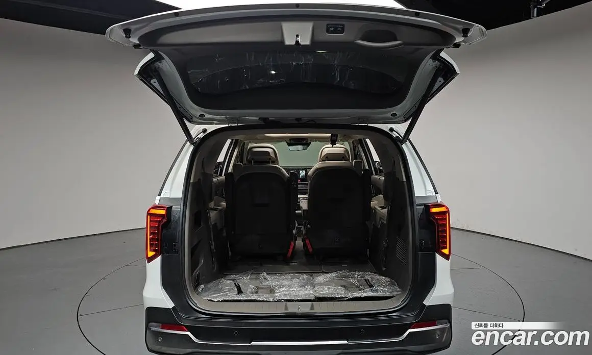 Kia Carnival 2024 1.6 автомат (гидро), фото 25
