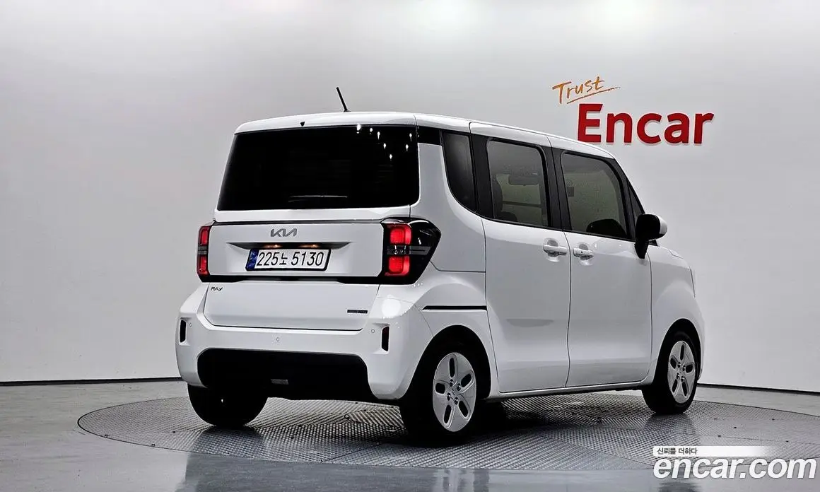 Kia Ray 2023 1.0 автомат (гидро), фото 2