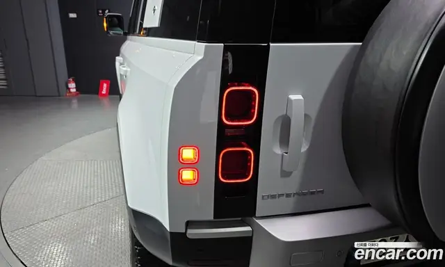 Land Rover Defender 2021 3.0 автомат (гидро), миниатюра 8 Land Rover Defender 2021 3.0 автомат (гидро), миниатюра 8