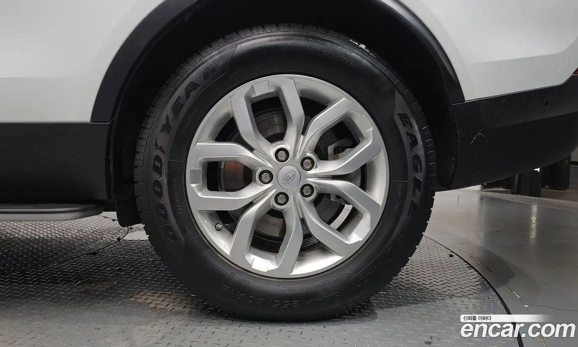 Land Rover Discovery 2019 3.0 автомат (гидро), фото 6 Land Rover Discovery 2019 3.0 автомат (гидро), фото 6