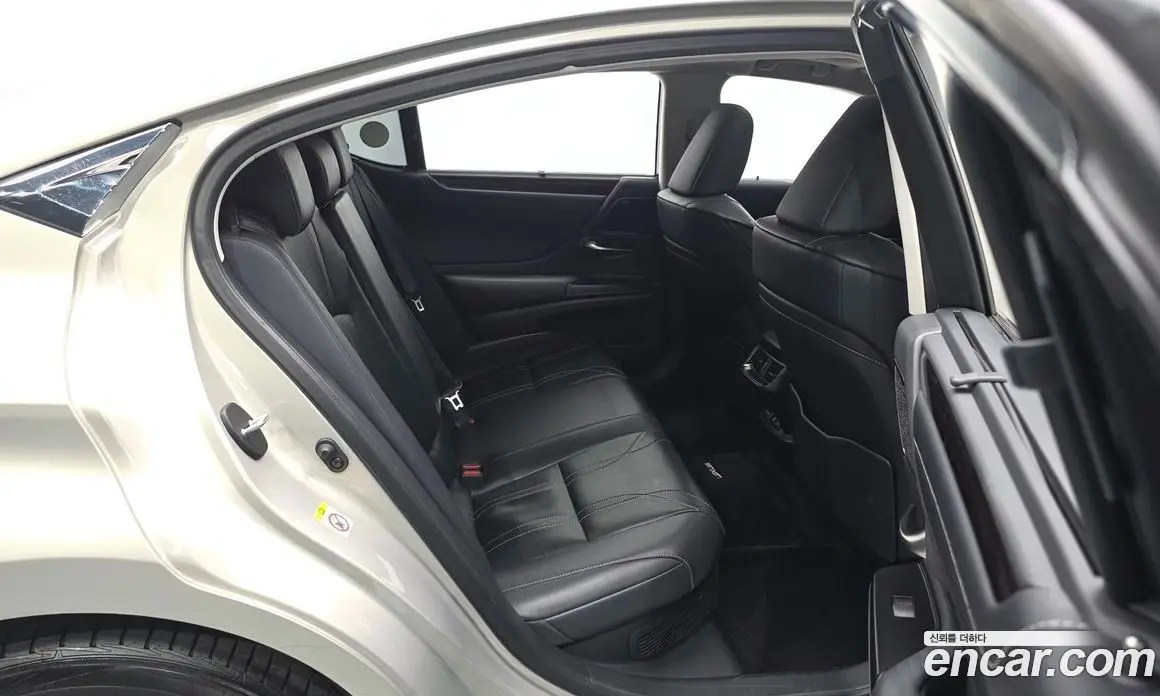 Lexus ES 2019 2.5 автомат (гидро), фото 18 Lexus ES 2019 2.5 автомат (гидро), фото 18