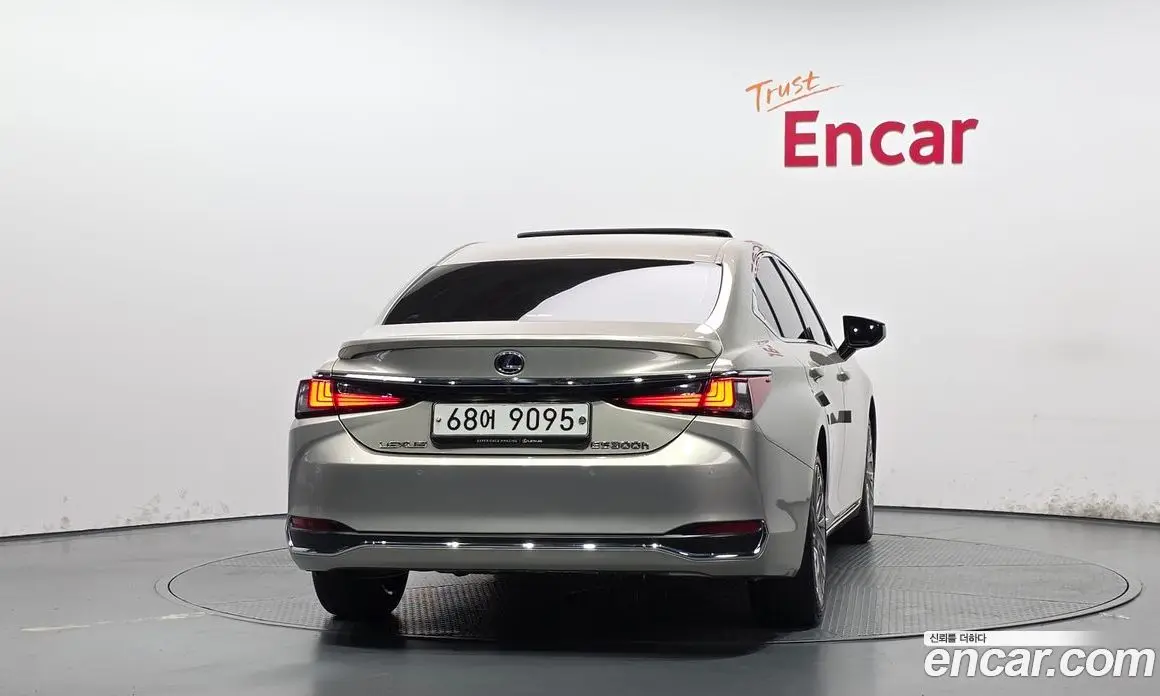 Lexus ES 2019 2.5 автомат (гидро), фото 4 Lexus ES 2019 2.5 автомат (гидро), фото 4