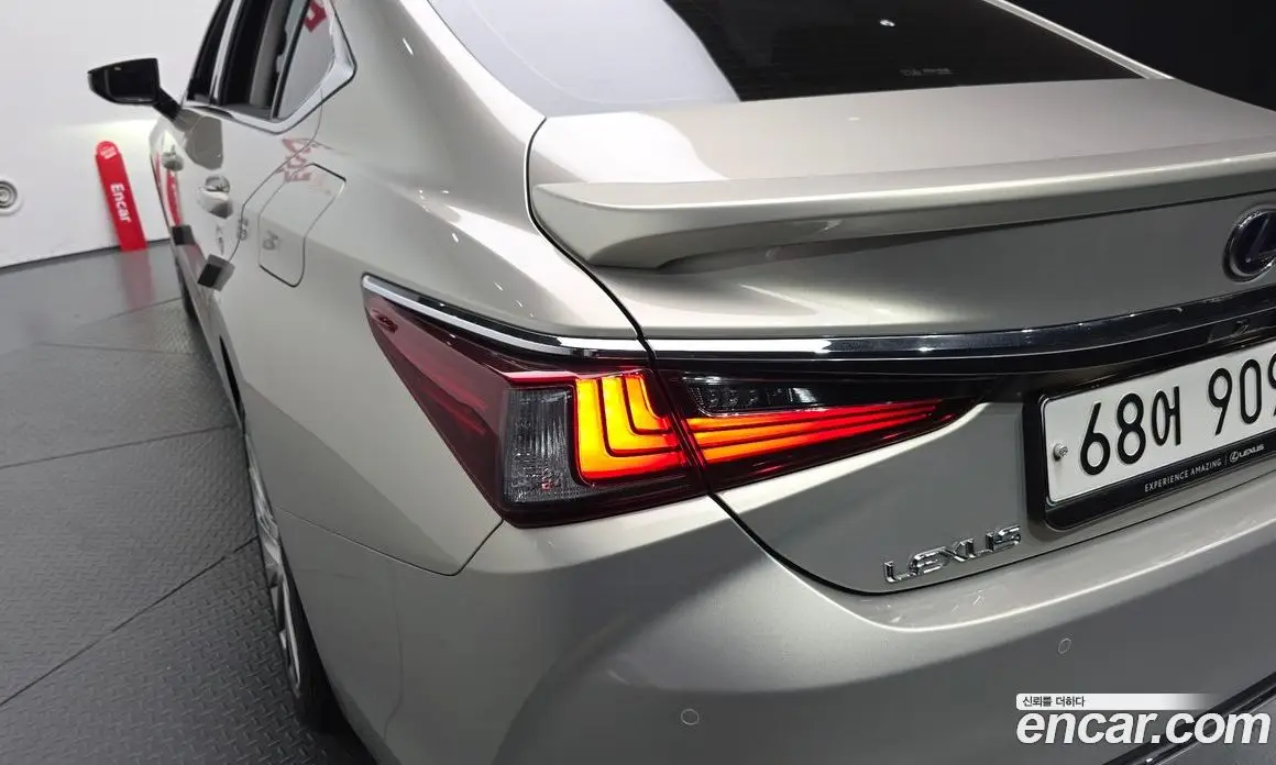 Lexus ES 2019 2.5 автомат (гидро), фото 9 Lexus ES 2019 2.5 автомат (гидро), фото 9
