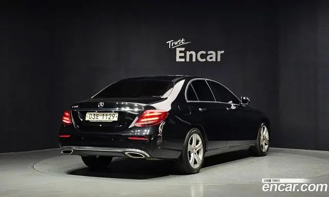 Mercedes-Benz E-Class 2017 2.0 автомат (гидро), миниатюра 2