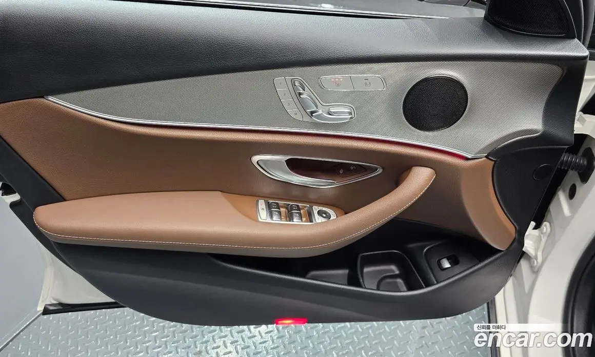 Mercedes-Benz E-Class 2018 2.0 автомат (гидро), фото 14 Mercedes-Benz E-Class 2018 2.0 автомат (гидро), фото 14