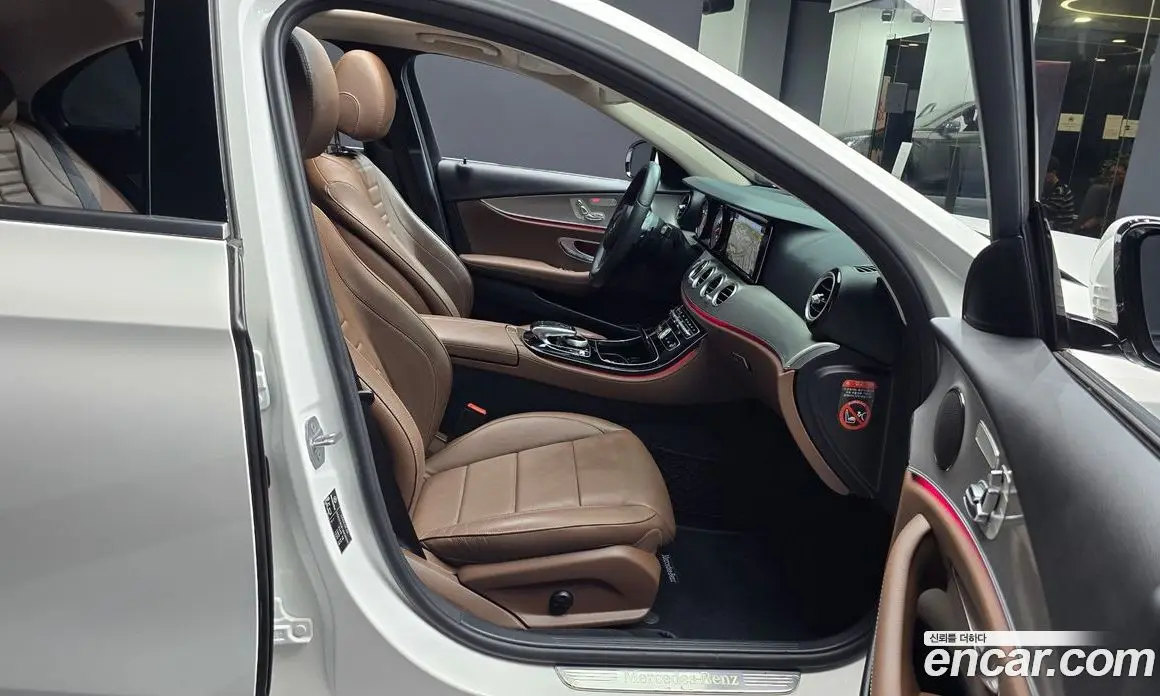 Mercedes-Benz E-Class 2018 2.0 автомат (гидро), фото 17 Mercedes-Benz E-Class 2018 2.0 автомат (гидро), фото 17