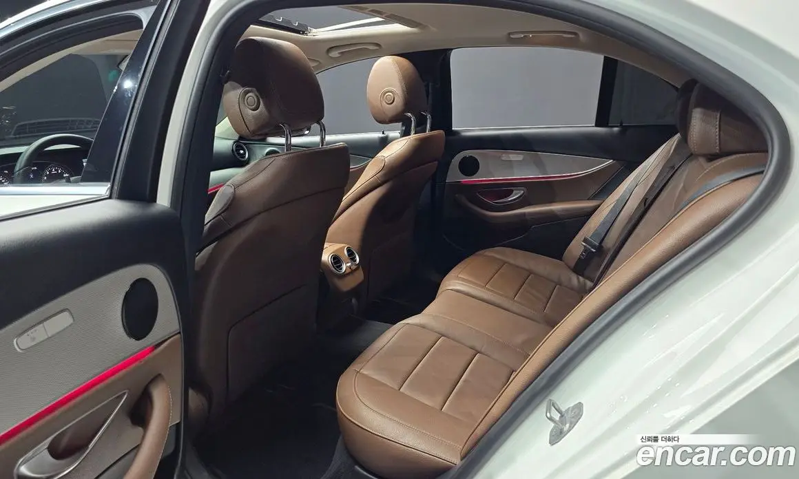 Mercedes-Benz E-Class 2018 2.0 автомат (гидро), фото 18 Mercedes-Benz E-Class 2018 2.0 автомат (гидро), фото 18