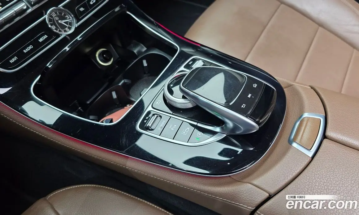 Mercedes-Benz E-Class 2018 2.0 автомат (гидро), фото 24 Mercedes-Benz E-Class 2018 2.0 автомат (гидро), фото 24