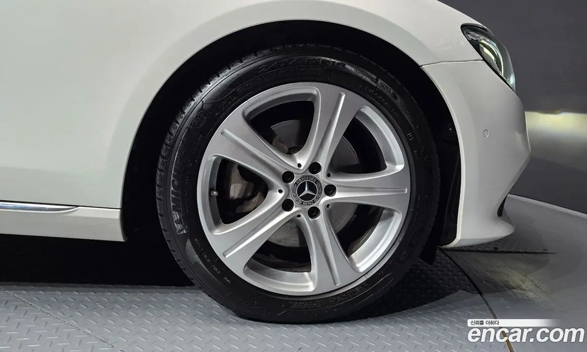 Mercedes-Benz E-Class 2018 2.0 автомат (гидро), фото 7 Mercedes-Benz E-Class 2018 2.0 автомат (гидро), фото 7