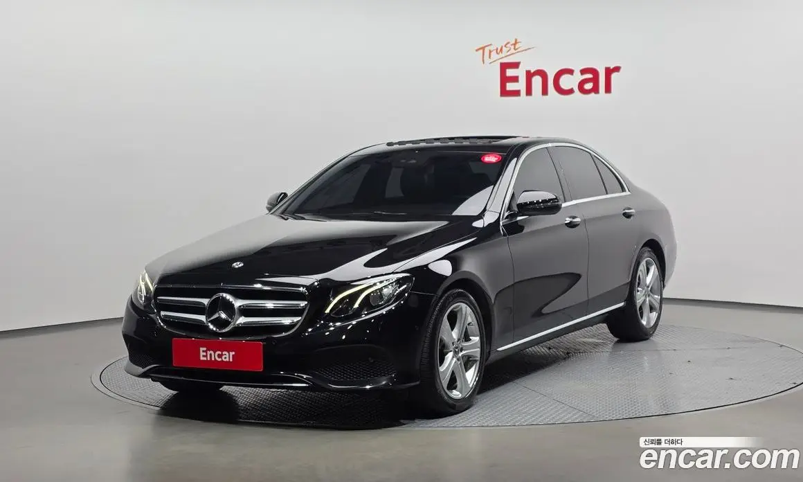 Mercedes-Benz E-Class 2018 2.0 автомат (гидро), фото 1 Mercedes-Benz E-Class 2018 2.0 автомат (гидро), фото 1