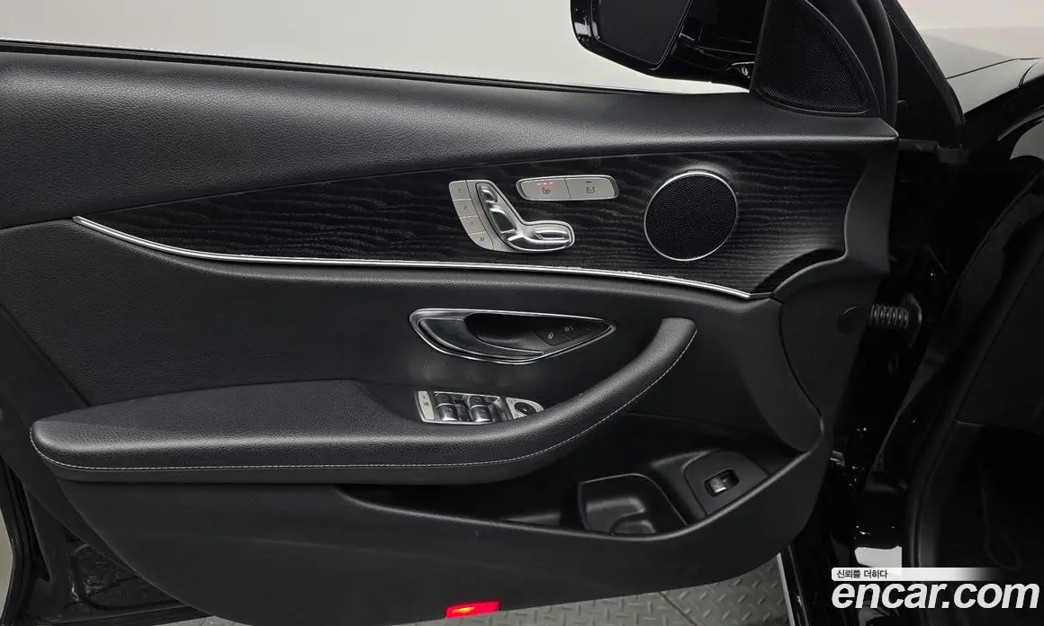 Mercedes-Benz E-Class 2018 2.0 автомат (гидро), фото 27 Mercedes-Benz E-Class 2018 2.0 автомат (гидро), фото 27