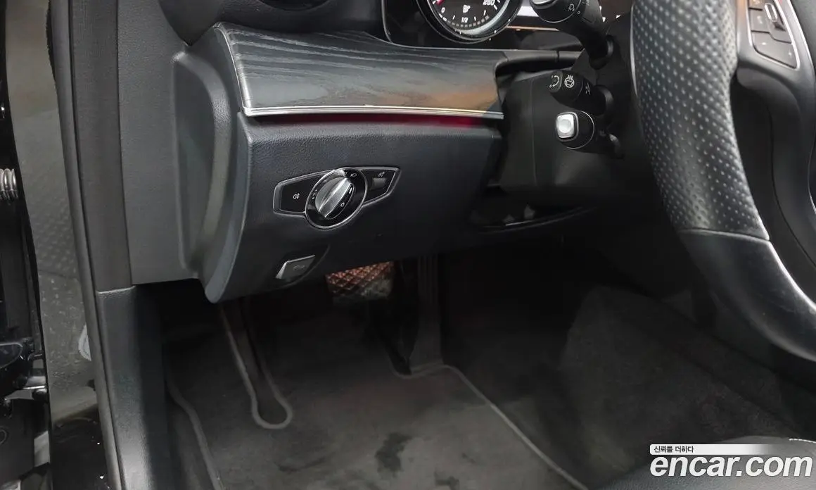 Mercedes-Benz E-Class 2018 2.0 автомат (гидро), фото 29 Mercedes-Benz E-Class 2018 2.0 автомат (гидро), фото 29