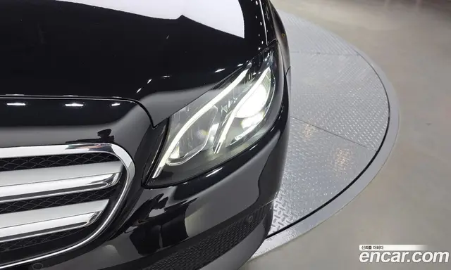 Mercedes-Benz E-Class 2018 2.0 автомат (гидро), миниатюра 8 Mercedes-Benz E-Class 2018 2.0 автомат (гидро), миниатюра 8