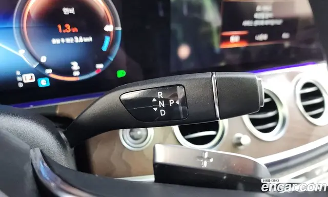 Mercedes-Benz E-Class 2021 2.0 автомат (гидро), миниатюра 12