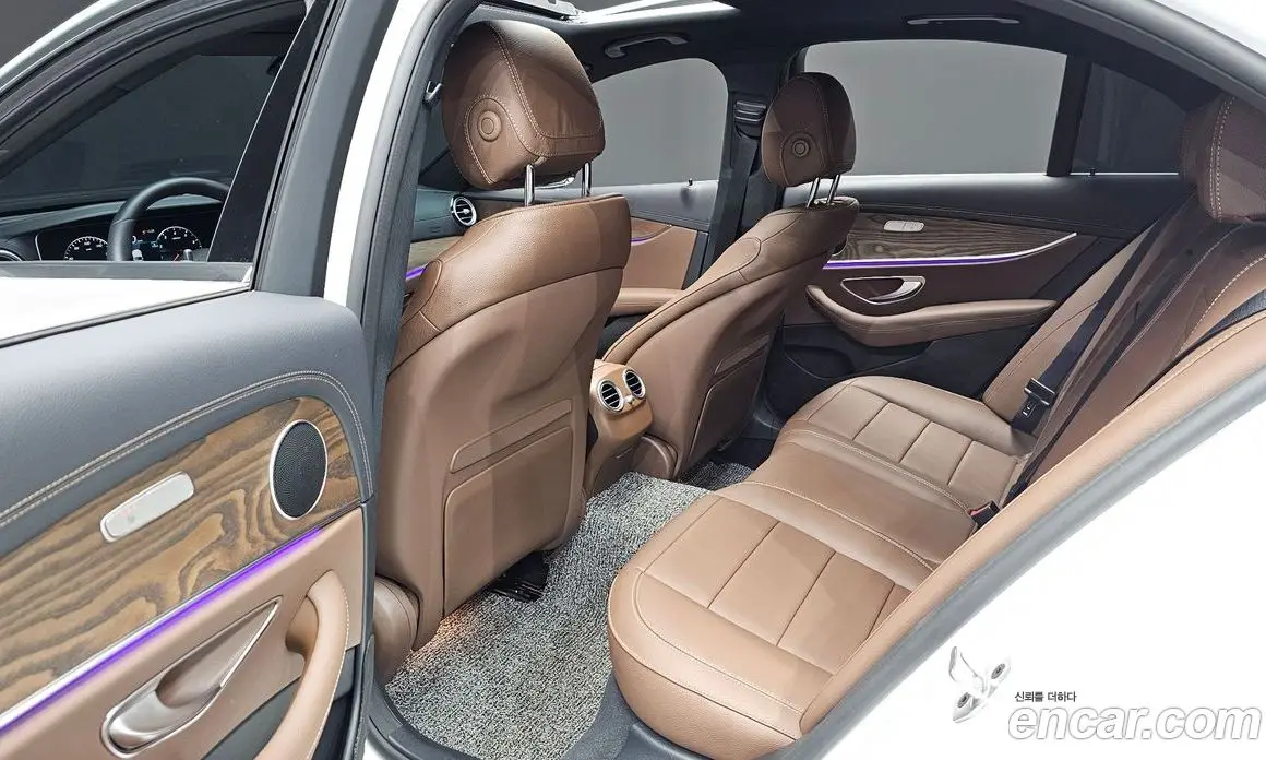 Mercedes-Benz E-Class 2023 2.0 автомат (гидро), фото 11