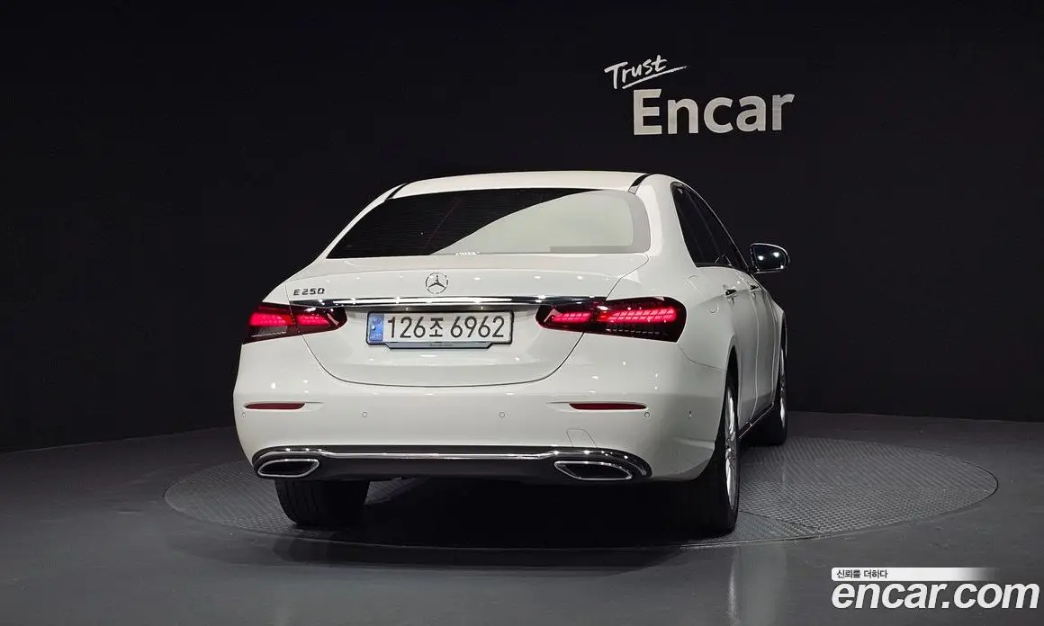 Mercedes-Benz E-Class 2023 2.0 автомат (гидро), фото 4