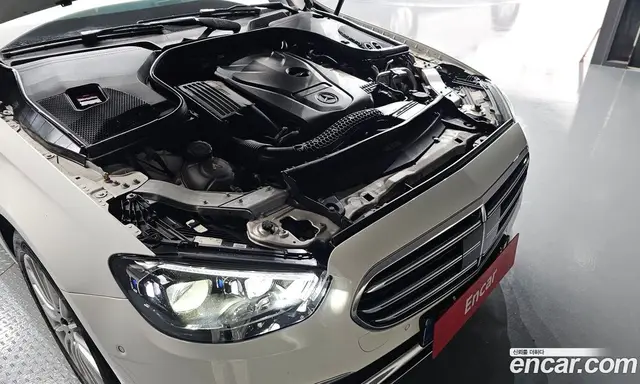 Mercedes-Benz E-Class 2023 2.0 автомат (гидро), миниатюра 6