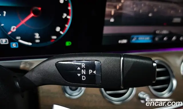 Mercedes-Benz E-Class 2023 2.0 автомат (гидро), миниатюра 9