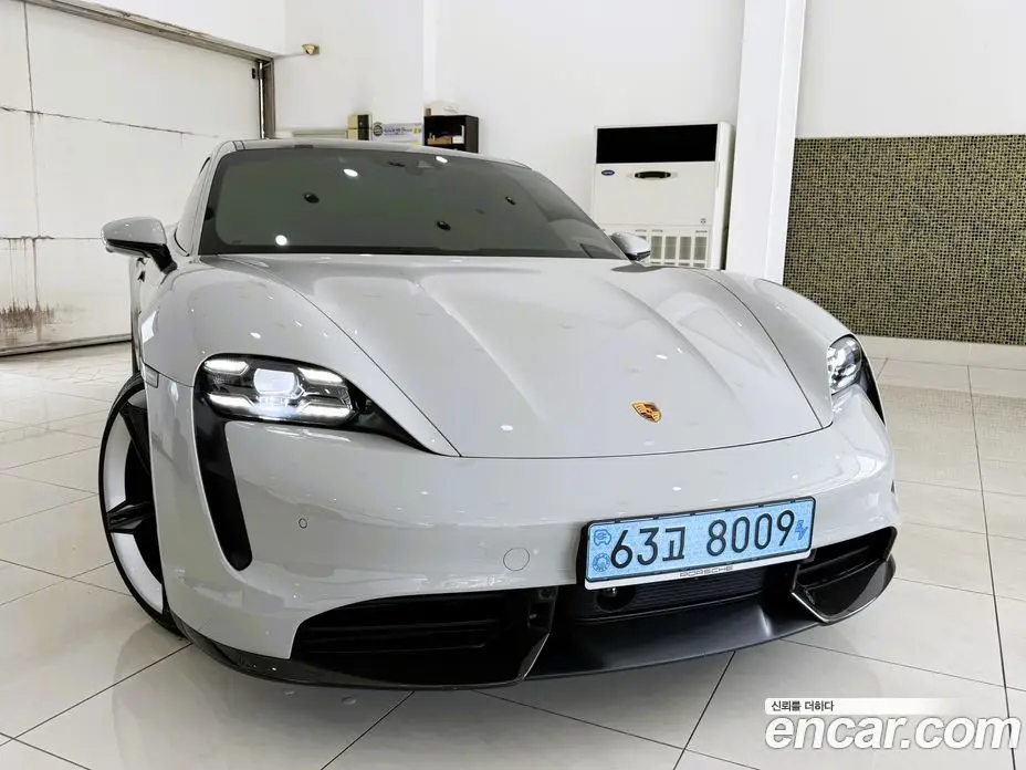 Porsche Taycan 2022 0.1 автомат (гидро), фото 1 Porsche Taycan 2022 0.1 автомат (гидро), фото 1
