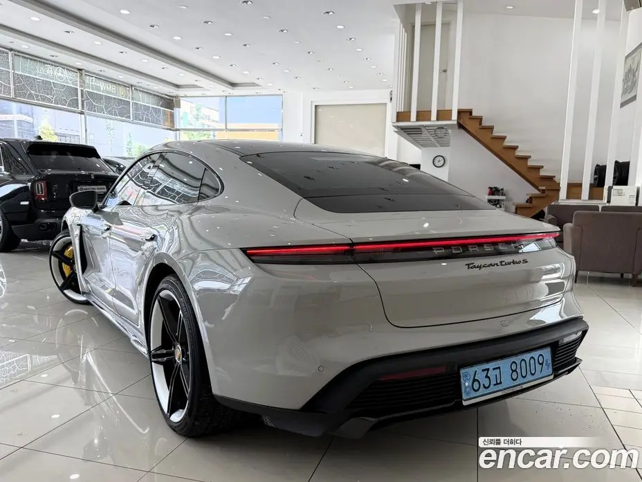 Porsche Taycan 2022 0.1 автомат (гидро), фото 2 Porsche Taycan 2022 0.1 автомат (гидро), фото 2