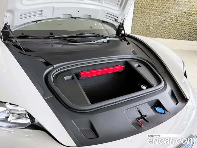 Porsche Taycan 2022 0.1 автомат (гидро), миниатюра 6 Porsche Taycan 2022 0.1 автомат (гидро), миниатюра 6
