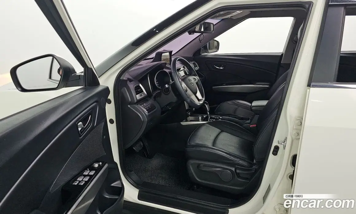 SsangYong TIBOLI 2015 1.6 автомат (гидро), фото 10 SsangYong TIBOLI 2015 1.6 автомат (гидро), фото 10
