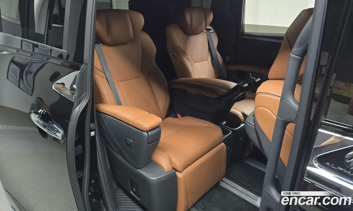 Toyota Alphard 2025 2.5 автомат (гидро), фото 17 Toyota Alphard 2025 2.5 автомат (гидро), фото 17