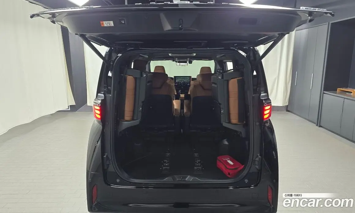 Toyota Alphard 2025 2.5 автомат (гидро), фото 32 Toyota Alphard 2025 2.5 автомат (гидро), фото 32