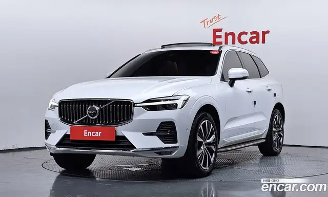 Volvo XC60 2022 2.0 автомат (гидро), миниатюра 1 Volvo XC60 2022 2.0 автомат (гидро), миниатюра 1