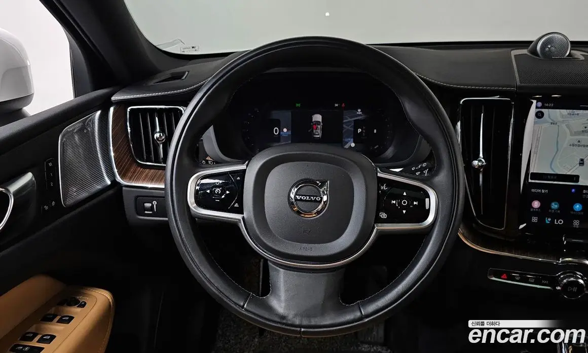 Volvo XC60 2022 2.0 автомат (гидро), фото 18 Volvo XC60 2022 2.0 автомат (гидро), фото 18