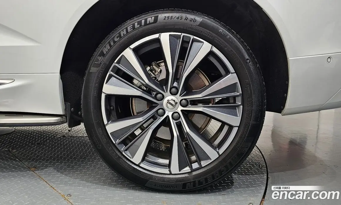 Volvo XC60 2022 2.0 автомат (гидро), фото 7 Volvo XC60 2022 2.0 автомат (гидро), фото 7