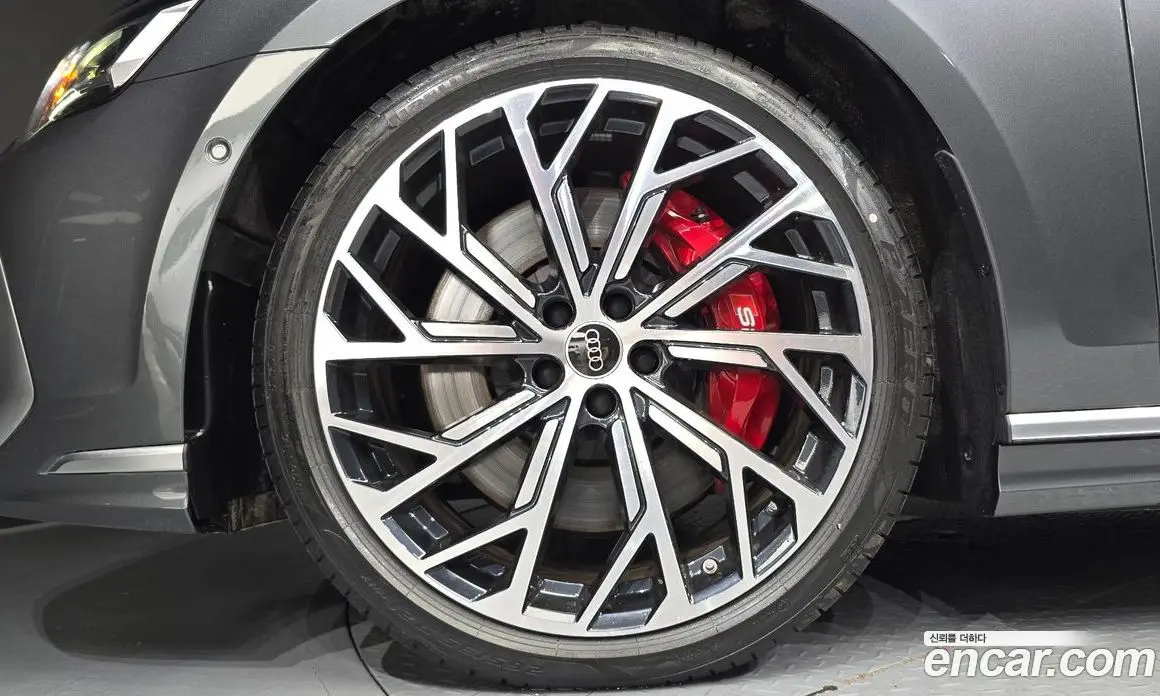 Audi S8 2025 4.0 автомат (гидро), фото 5 Audi S8 2025 4.0 автомат (гидро), фото 5