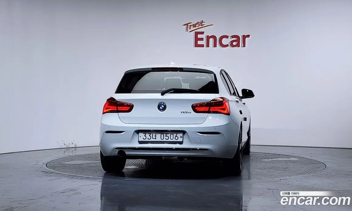 BMW 1 серия 2016 2.0 автомат (гидро), фото 3 BMW 1 серия 2016 2.0 автомат (гидро), фото 3