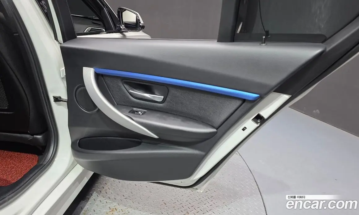 BMW 3 серия 2018 2.0 автомат (гидро), фото 15 BMW 3 серия 2018 2.0 автомат (гидро), фото 15