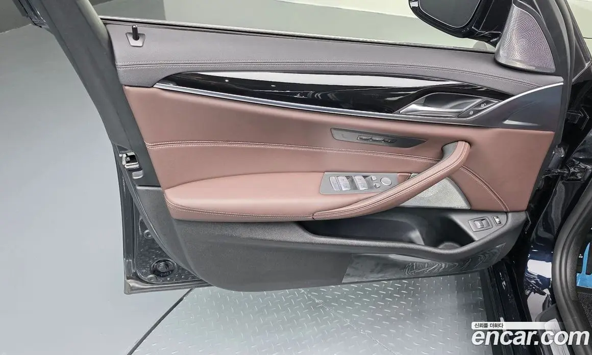 BMW 5 серия 2022 2.0 автомат (гидро), фото 14