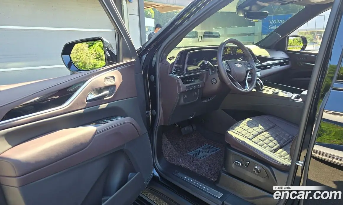 Cadillac Escalade 2023 6.2 автомат (гидро), фото 13 Cadillac Escalade 2023 6.2 автомат (гидро), фото 13