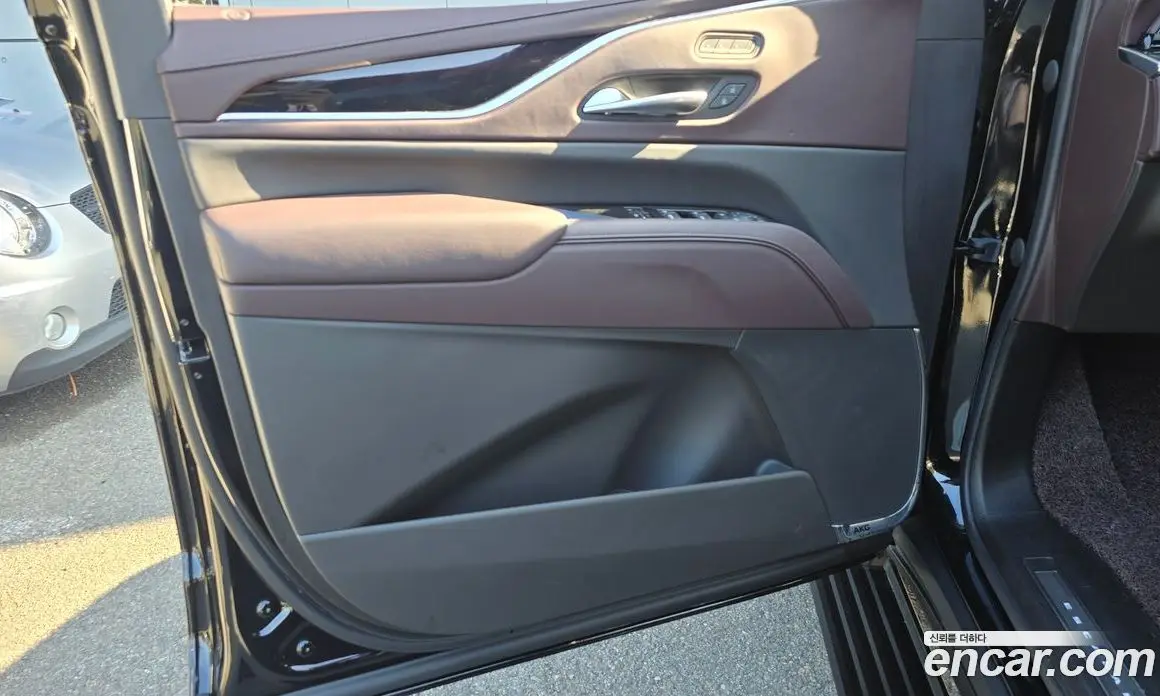 Cadillac Escalade 2023 6.2 автомат (гидро), фото 14 Cadillac Escalade 2023 6.2 автомат (гидро), фото 14