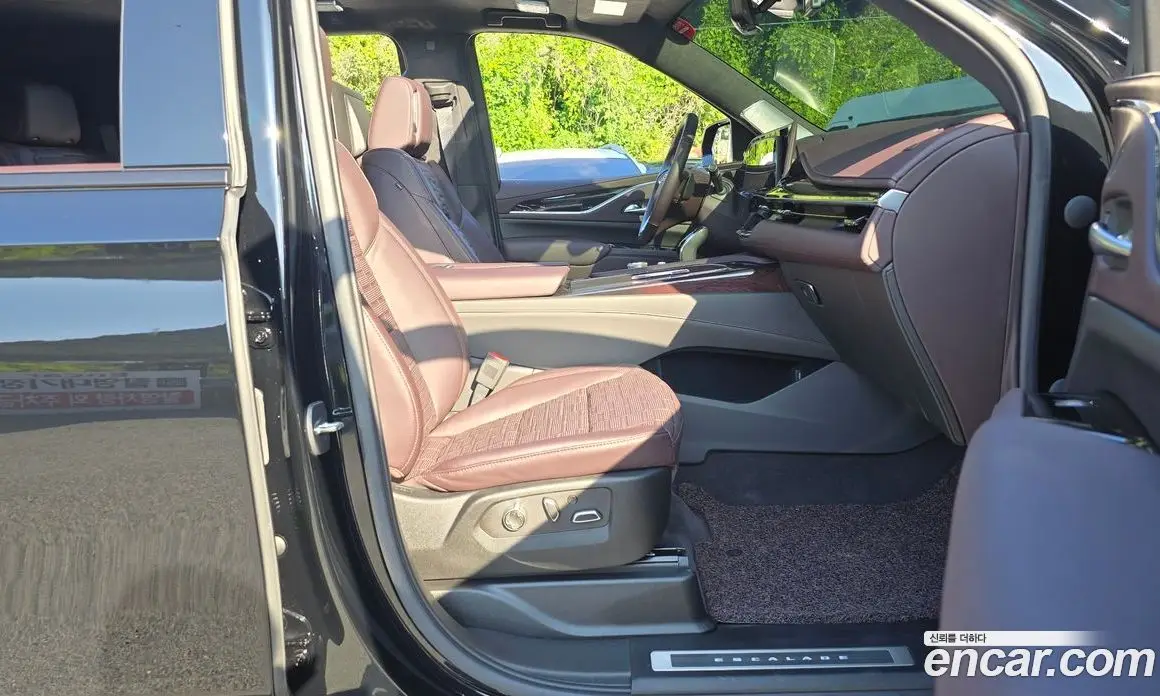 Cadillac Escalade 2023 6.2 автомат (гидро), фото 16 Cadillac Escalade 2023 6.2 автомат (гидро), фото 16