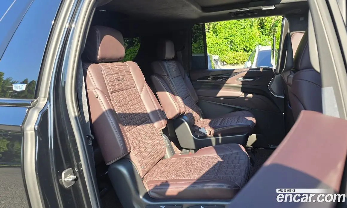 Cadillac Escalade 2023 6.2 автомат (гидро), фото 17 Cadillac Escalade 2023 6.2 автомат (гидро), фото 17