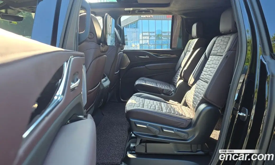Cadillac Escalade 2023 6.2 автомат (гидро), фото 18 Cadillac Escalade 2023 6.2 автомат (гидро), фото 18