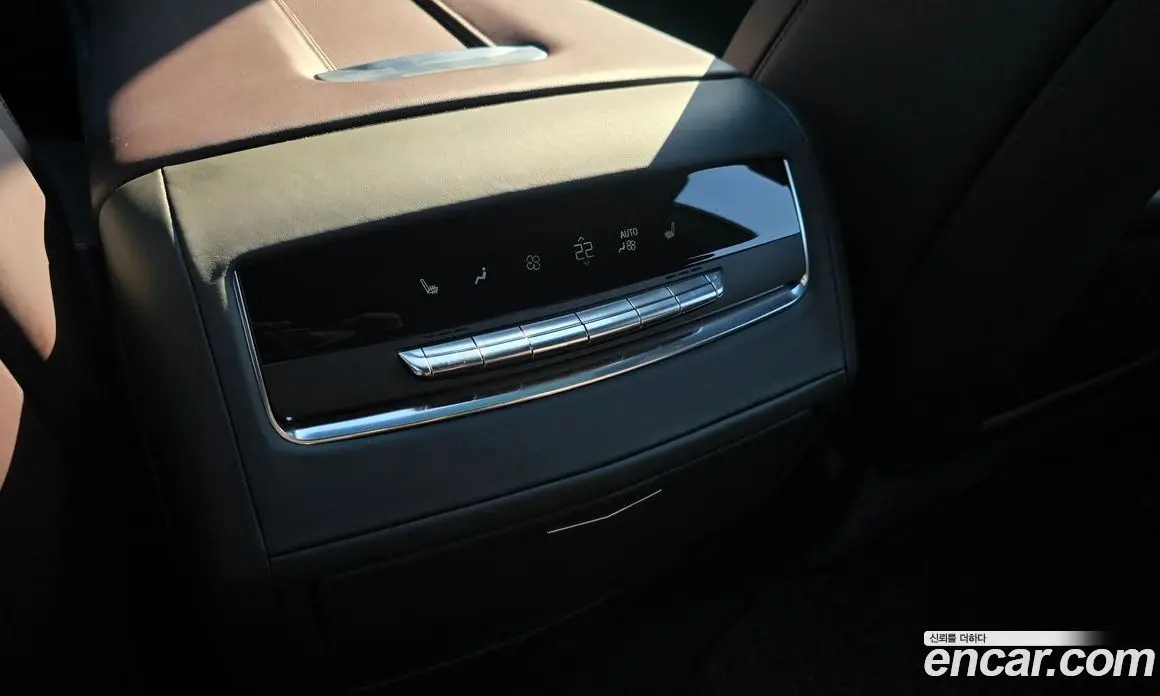 Cadillac Escalade 2023 6.2 автомат (гидро), фото 26 Cadillac Escalade 2023 6.2 автомат (гидро), фото 26