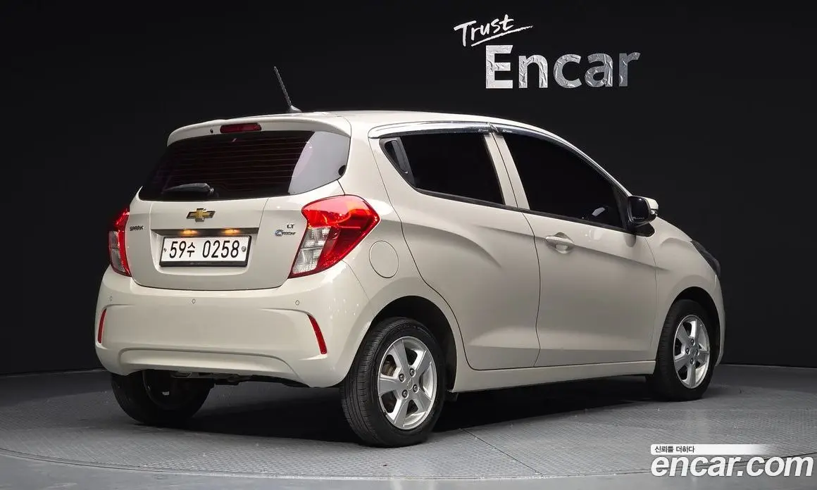 Chevrolet Spark 2015 1.0 автомат (гидро), фото 2 Chevrolet Spark 2015 1.0 автомат (гидро), фото 2