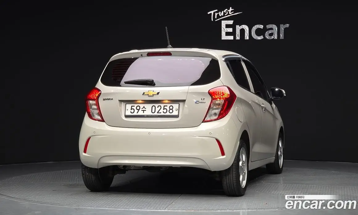 Chevrolet Spark 2015 1.0 автомат (гидро), фото 4 Chevrolet Spark 2015 1.0 автомат (гидро), фото 4