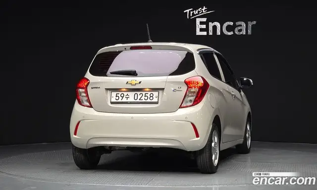 Chevrolet Spark 2015 1.0 автомат (гидро), миниатюра 4 Chevrolet Spark 2015 1.0 автомат (гидро), миниатюра 4