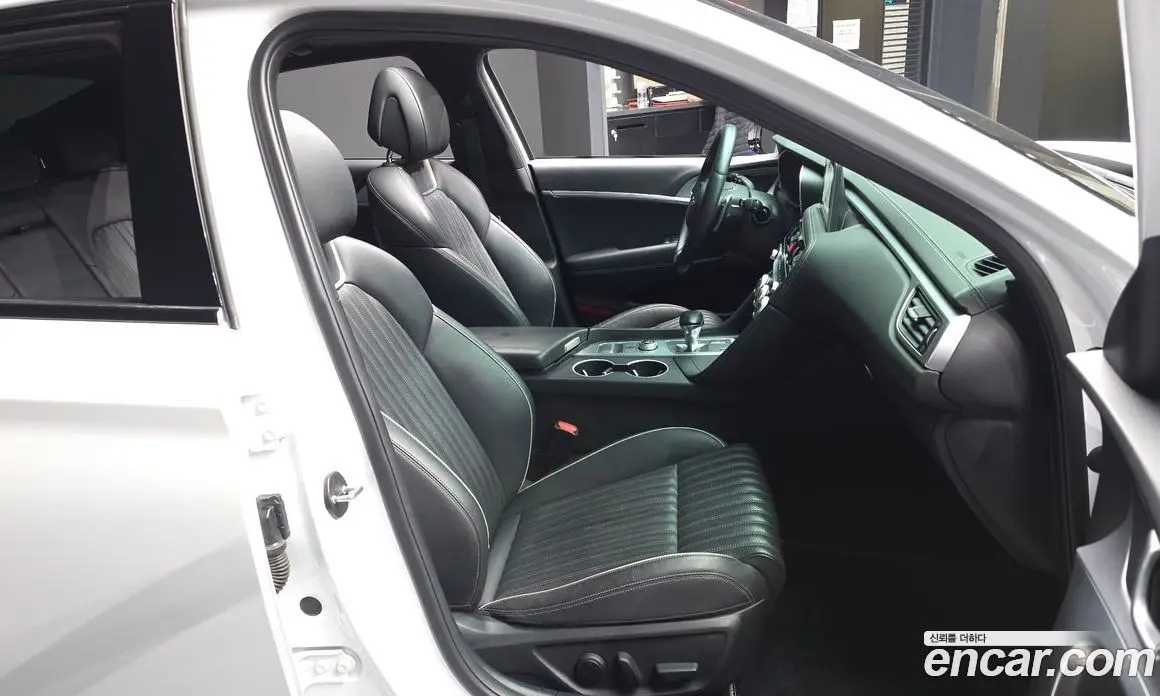 Genesis G70 2019 2.0 автомат (гидро), фото 11 Genesis G70 2019 2.0 автомат (гидро), фото 11